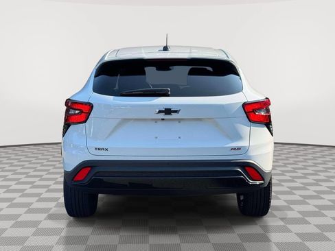 Used 2024 Chevrolet Trax RS w/ Driver Confidence Package FWD image 6