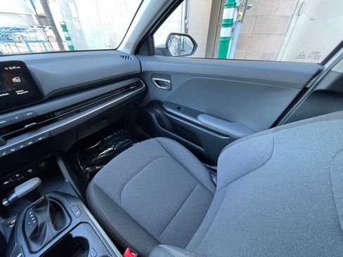 Used 2025 Kia K4 LXS image 35