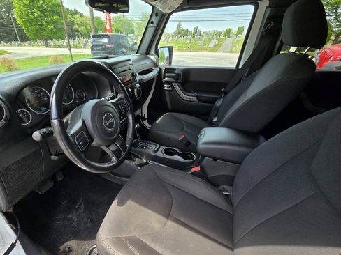Used 2017 Jeep Wrangler Unlimited Sport w/ Quick Order Package 24S AWD/4WD image 14