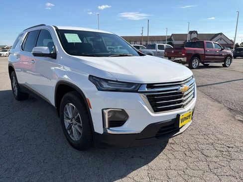 Used 2023 Chevrolet Traverse LT image 3