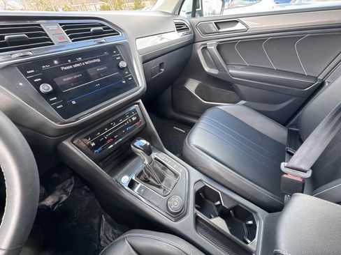 Used 2023 Volkswagen Tiguan SE image 22