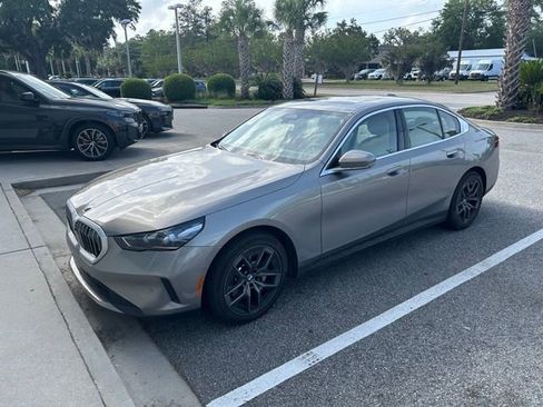 Used 2026 BMW 530i w/ Premium Package RWD image 3