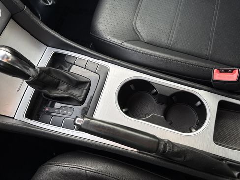 Used 2013 Volkswagen Passat TDI SE image 24