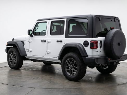 Used 2025 Jeep Wrangler Unlimited Sport AWD/4WD image 6