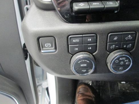 Used 2024 Chevrolet Silverado 2500 High Country w/ High Country Premium Package image 18