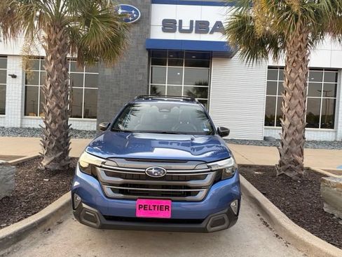 Used 2025 Subaru Forester Limited AWD/4WD image 2