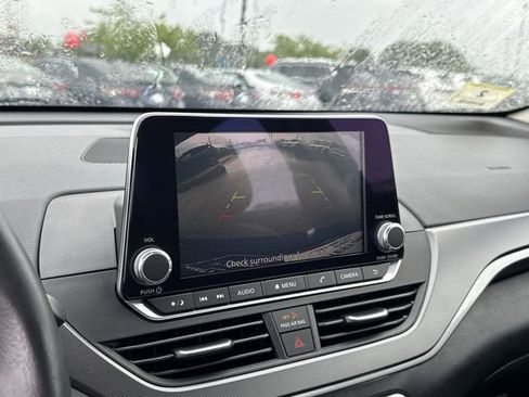 Used 2024 Nissan Altima 2.5 SR FWD image 18