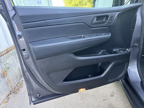 Used 2025 Honda Odyssey EX-L image 10