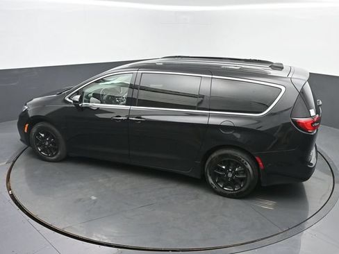 Used 2022 Chrysler Pacifica Touring-L FWD image 38