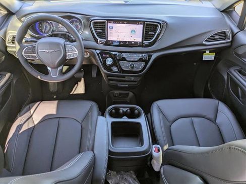 New 2026 Chrysler Voyager LX image 15