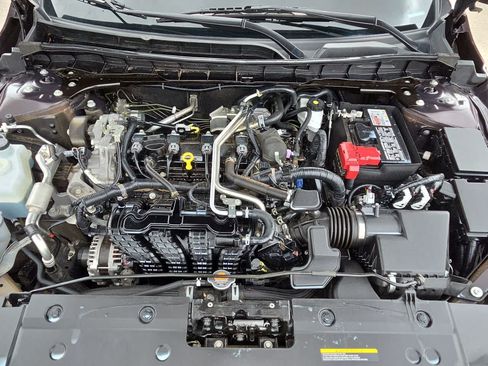 Used 2024 Nissan Altima 2.5 SV FWD image 12