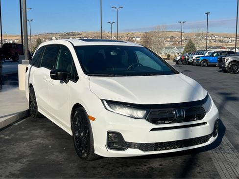 Used 2025 Honda Odyssey Sport-L image 4