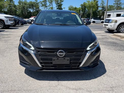 Used 2024 Nissan Altima 2.5 SV FWD image 2