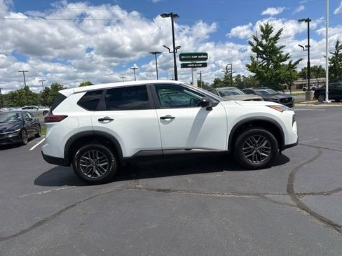 Used 2024 Nissan Rogue S AWD/4WD image 5