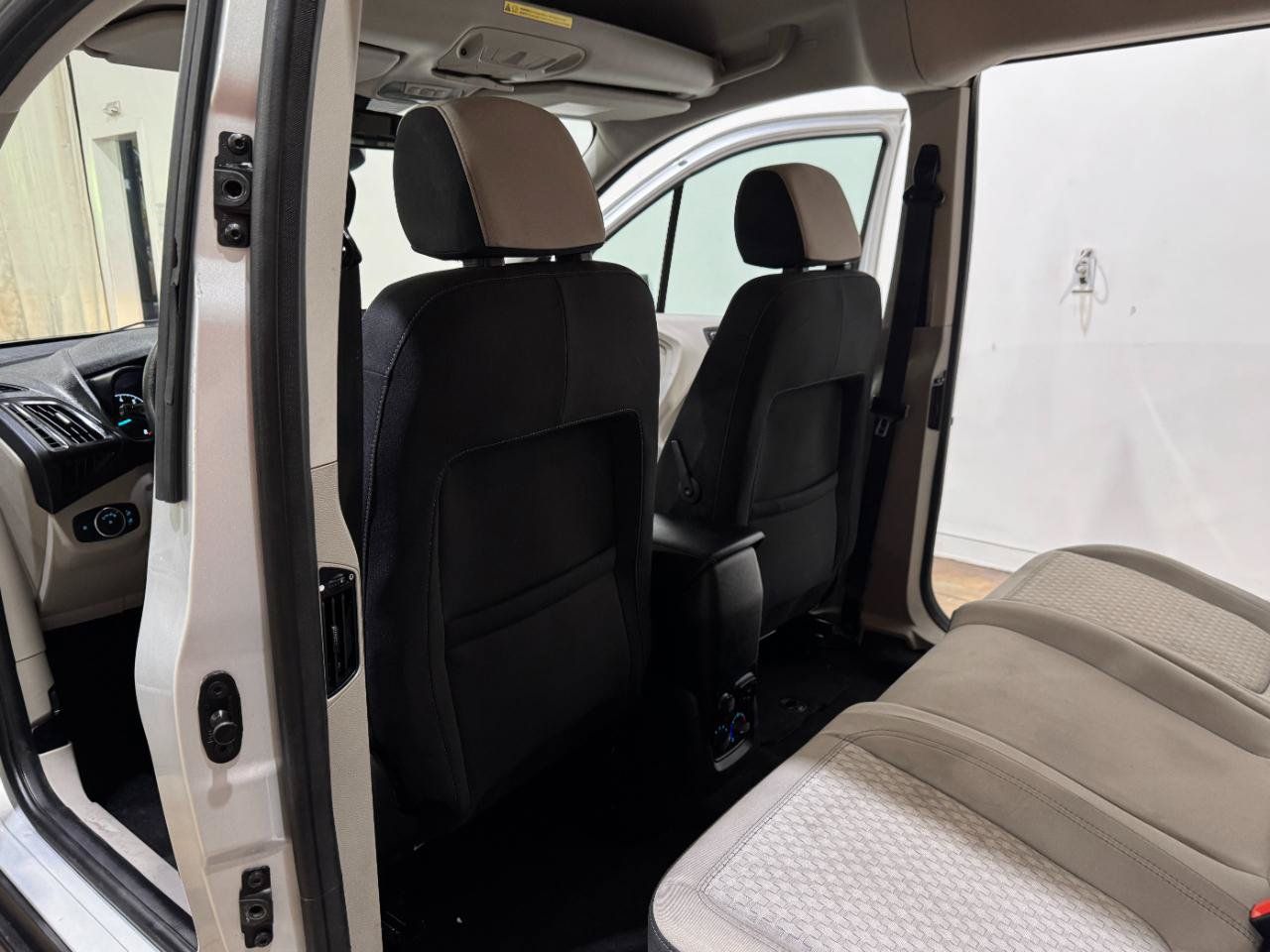 Used 2022 Ford Transit Connect XLT FWD image 17
