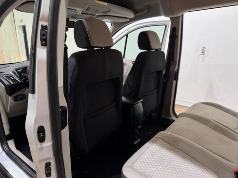 Used 2022 Ford Transit Connect XLT FWD image 17