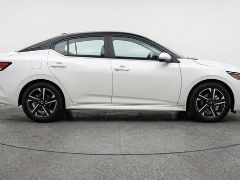 Used 2025 Nissan Sentra SV FWD image 11