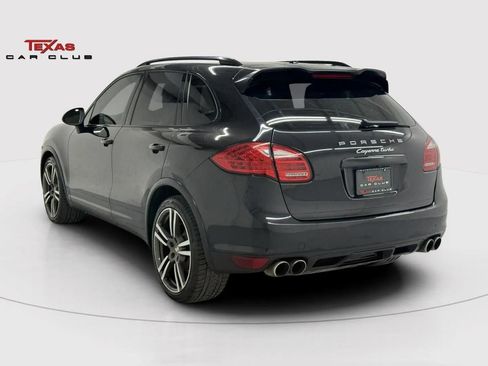 Used 2013 Porsche Cayenne Turbo image 5