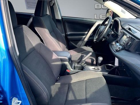 Used 2018 Toyota RAV4 XLE image 7