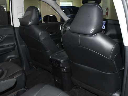Used 2024 Toyota Grand Highlander FWD image 16