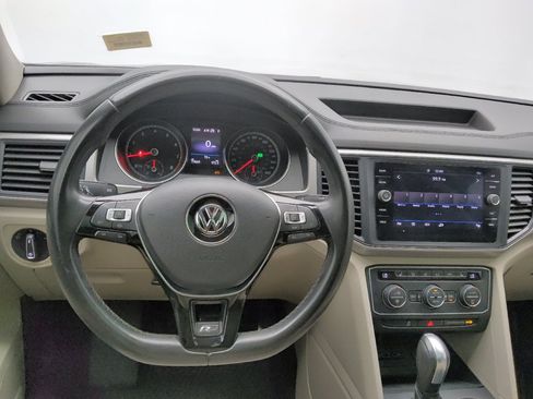 Used 2020 Volkswagen Atlas SE w/ Panoramic Sunroof Package FWD image 22