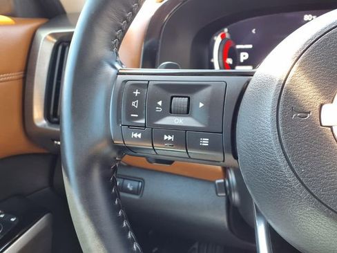 Used 2024 Nissan Pathfinder Platinum w/ Black Appearance Package FWD image 17