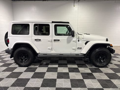 Used 2020 Jeep Wrangler Unlimited Sahara AWD/4WD image 8