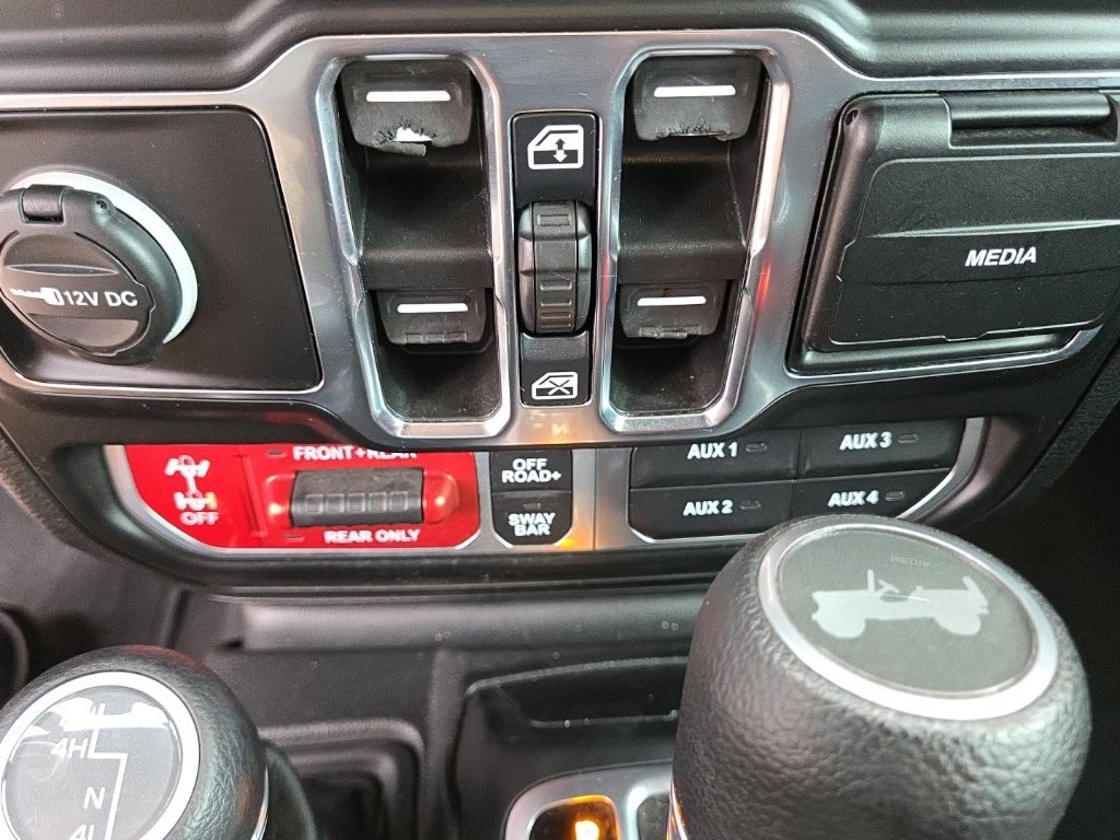 Used 2021 Jeep Wrangler Unlimited Rubicon AWD/4WD image 30