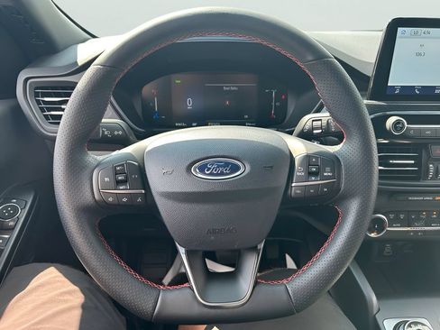 Used 2025 Ford Escape ST-Line w/ Equipment Group 301A FWD image 19
