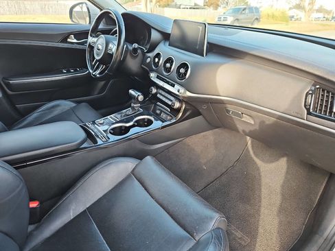 Used 2018 Kia Stinger Premium image 14