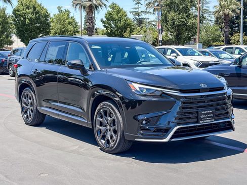 New 2026 Lexus TX 500h AWD image 5