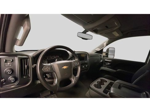 Used 2015 Chevrolet Silverado 2500 LT w/ LT Convenience Package image 10