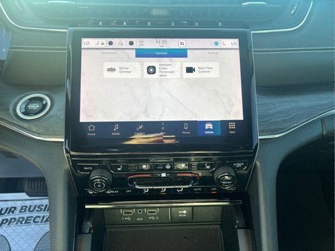 Used 2023 Jeep Grand Cherokee Overland w/ Luxury Tech Group IV image 19