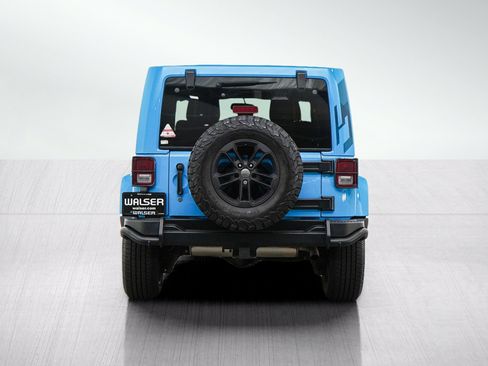 Used 2017 Jeep Wrangler Sahara AWD/4WD image 4