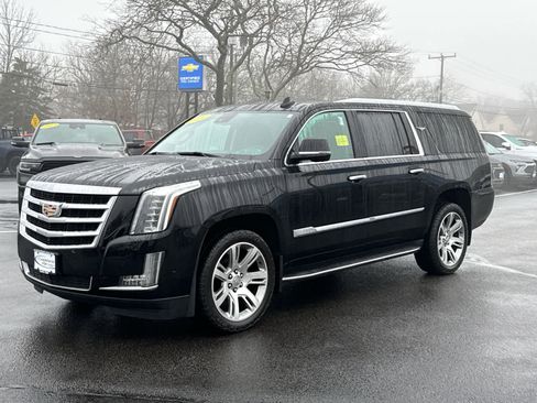 Used 2020 Cadillac Escalade ESV Luxury image 3