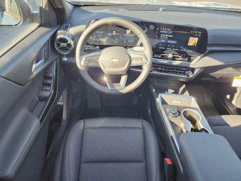 New 2026 Chevrolet Equinox LT w/ Convenience Package II image 23