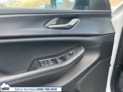 Used 2024 Jeep Grand Cherokee L Laredo image 22