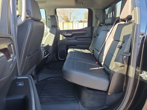Used 2025 GMC Sierra 1500 SLT w/ SLT Premium Package image 23