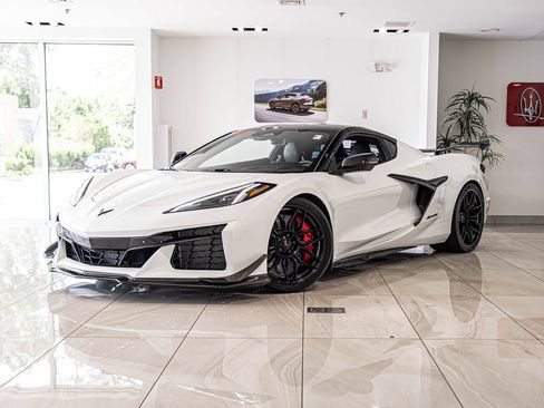 Used 2024 Chevrolet Corvette Z06 w/ Stealth Interior Trim Package RWD image 1