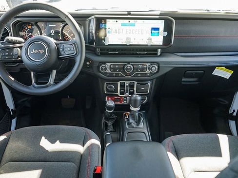 New 2026 Jeep Wrangler Unlimited Rubicon AWD/4WD image 13
