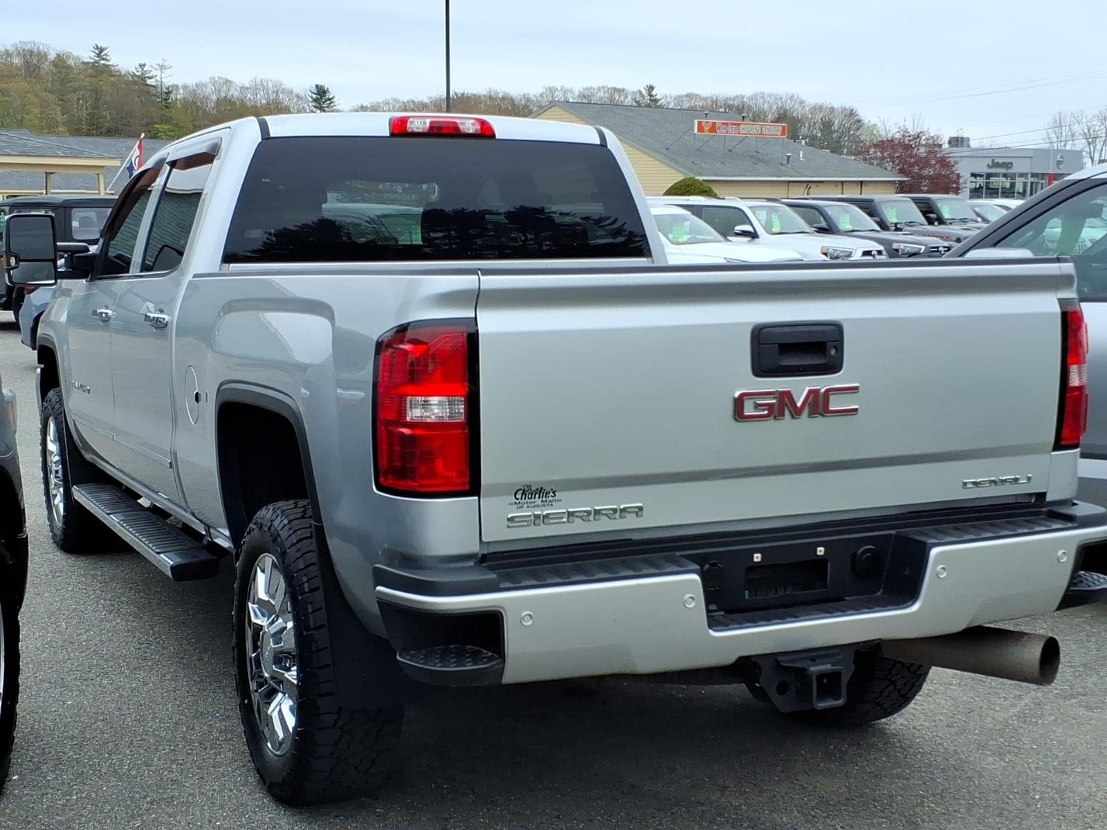 Used 2019 GMC Sierra 2500 Denali w/ Duramax Plus Package AWD/4WD image 5