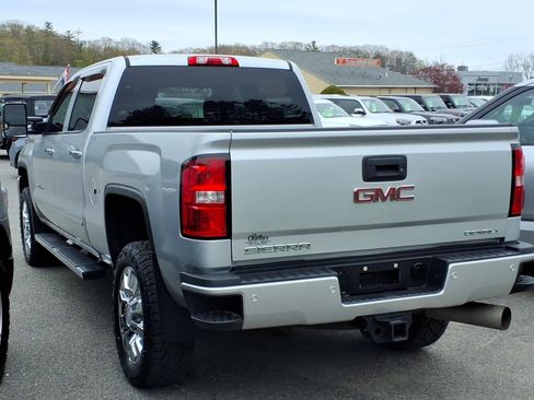 Used 2019 GMC Sierra 2500 Denali w/ Duramax Plus Package AWD/4WD image 5