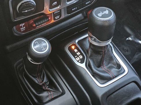 Used 2021 Jeep Wrangler Rubicon AWD/4WD image 21