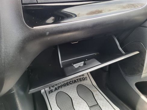 Used 2016 Dodge Grand Caravan SE image 25