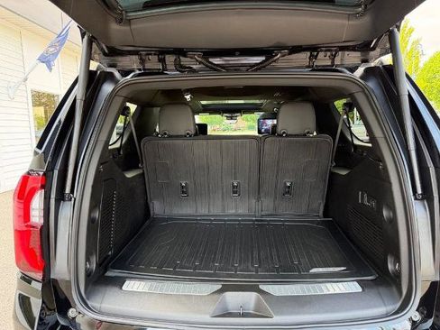 New 2025 GMC Yukon XL Denali w/ Denali Reserve Package AWD/4WD image 9