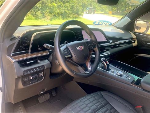 Used 2022 Cadillac Escalade Premium Luxury Platinum AWD/4WD image 15