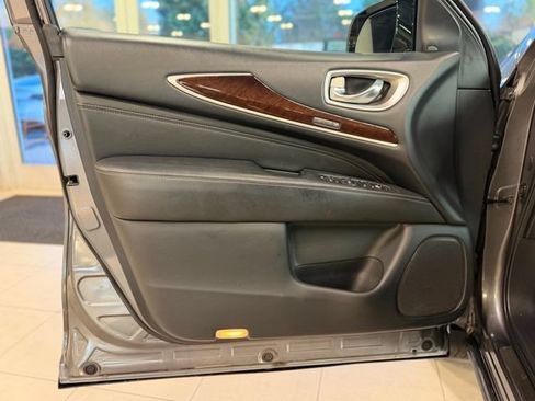 Used 2019 INFINITI QX60 Luxe w/ Sensory Package AWD/4WD image 18