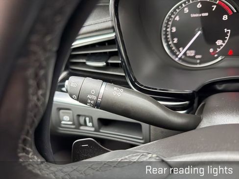 Used 2025 Cadillac XT6 Premium Luxury image 37