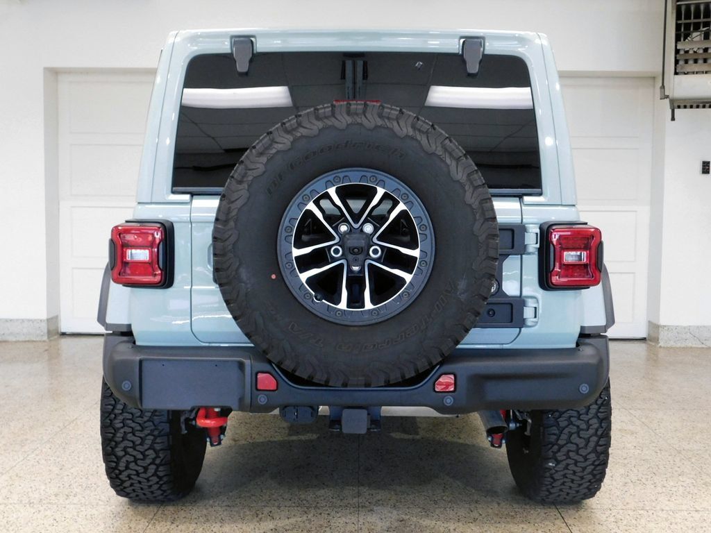 Used 2024 Jeep Wrangler Unlimited Rubicon AWD/4WD image 8