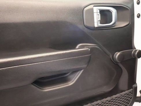 Used 2022 Jeep Wrangler Sport image 10